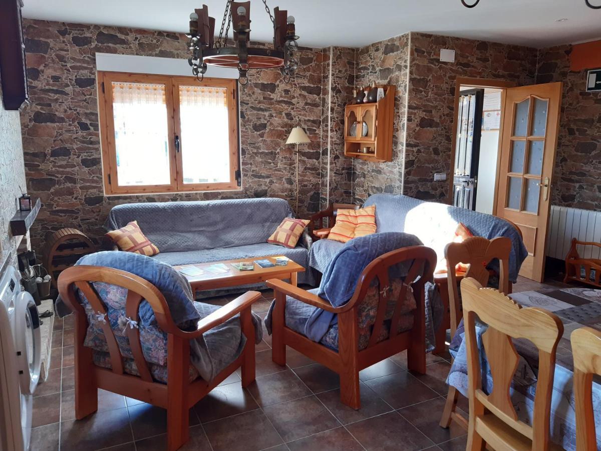 Casa Rural Mi Descanso Valdefuentes de Sangusín Exteriör bild