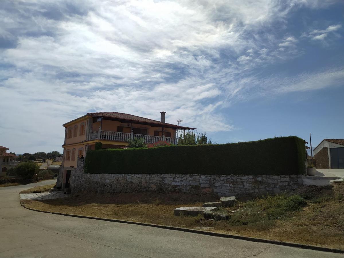 Casa Rural Mi Descanso Valdefuentes de Sangusín Exteriör bild