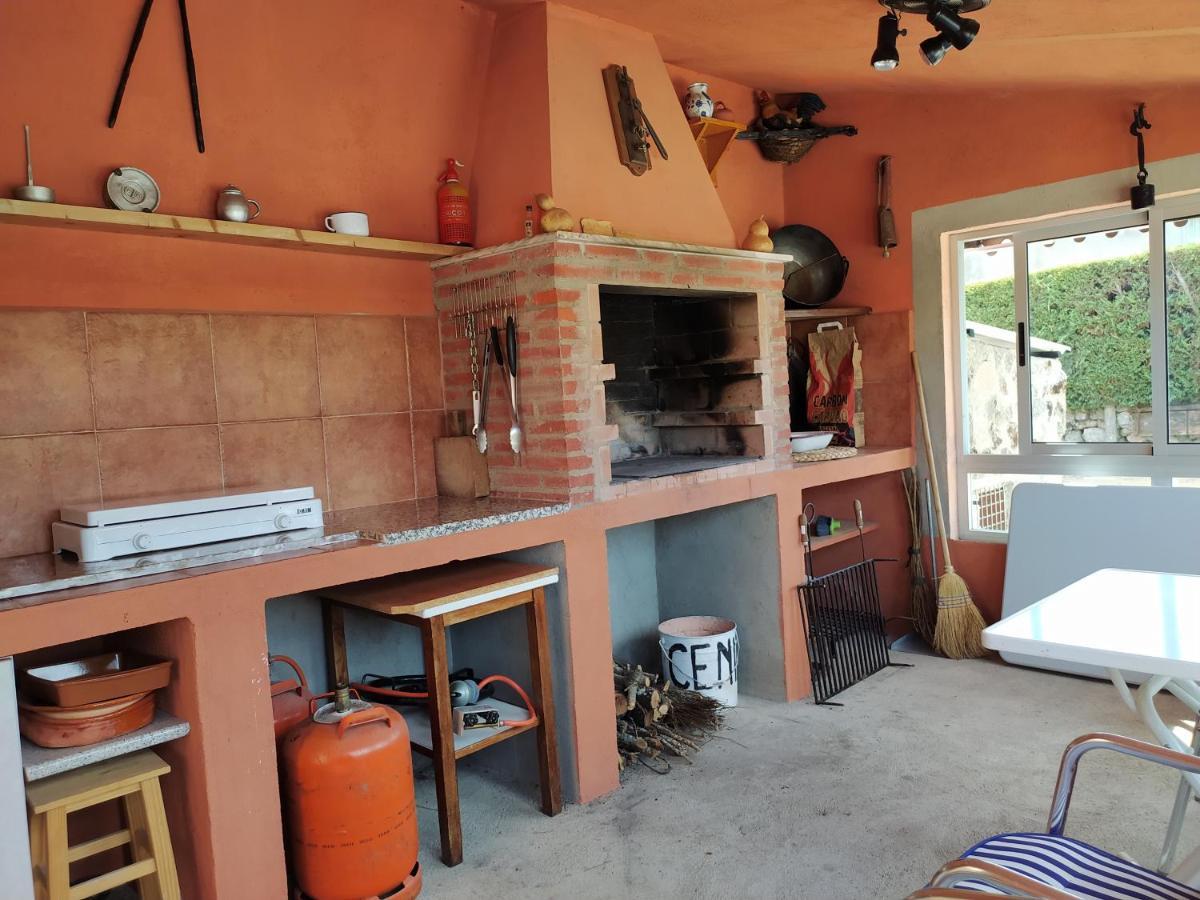 Casa Rural Mi Descanso Valdefuentes de Sangusín Exteriör bild