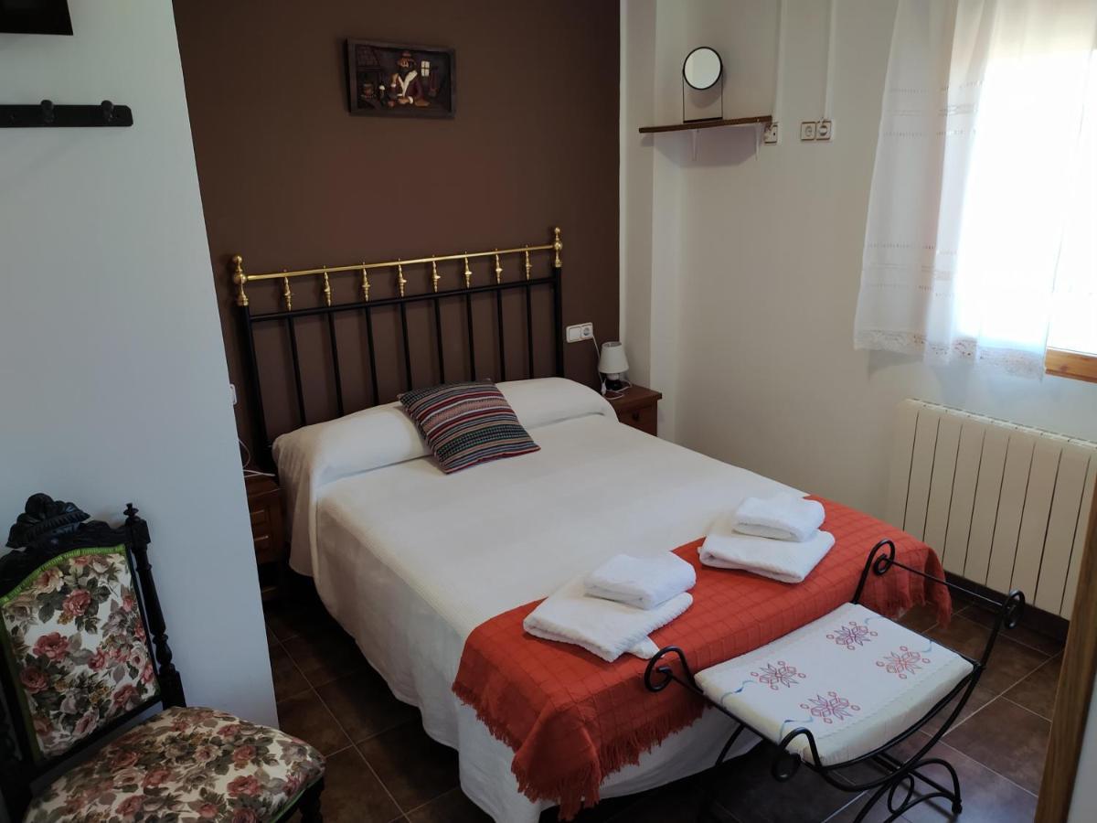 Casa Rural Mi Descanso Valdefuentes de Sangusín Exteriör bild