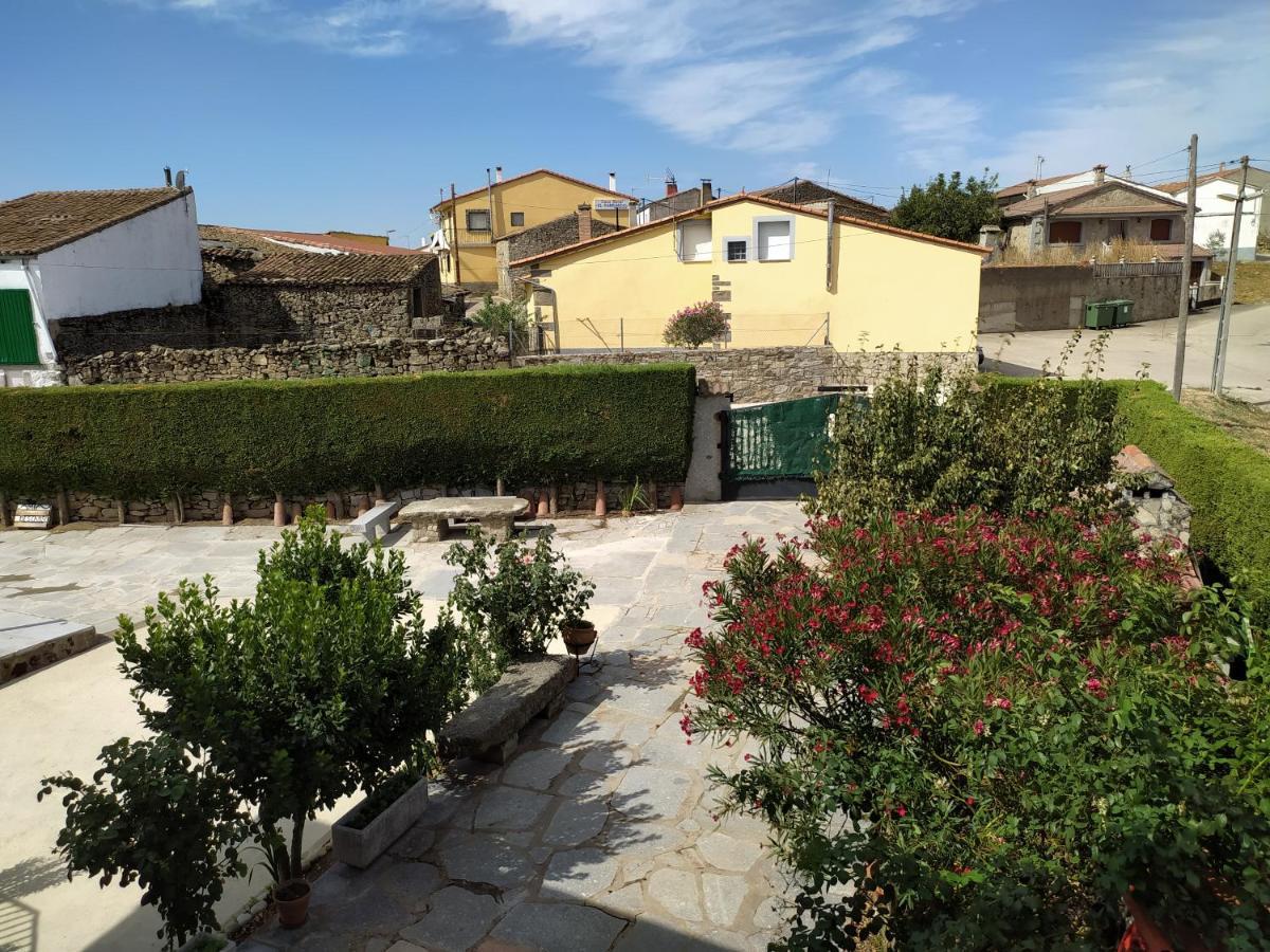 Casa Rural Mi Descanso Valdefuentes de Sangusín Exteriör bild