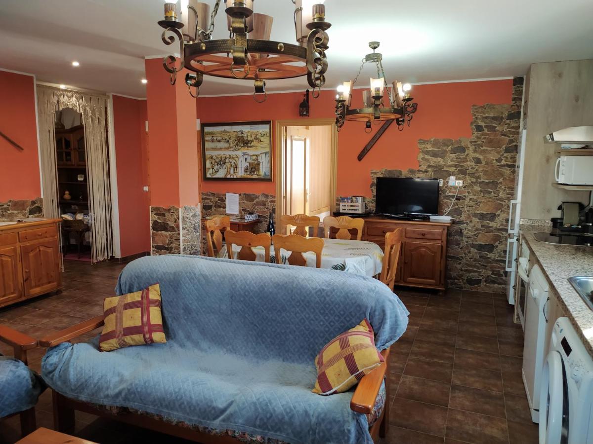 Casa Rural Mi Descanso Valdefuentes de Sangusín Exteriör bild