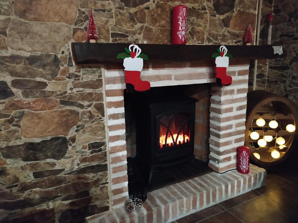 Casa Rural Mi Descanso Valdefuentes de Sangusín Exteriör bild