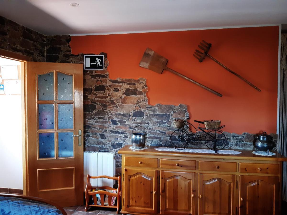 Casa Rural Mi Descanso Valdefuentes de Sangusín Exteriör bild