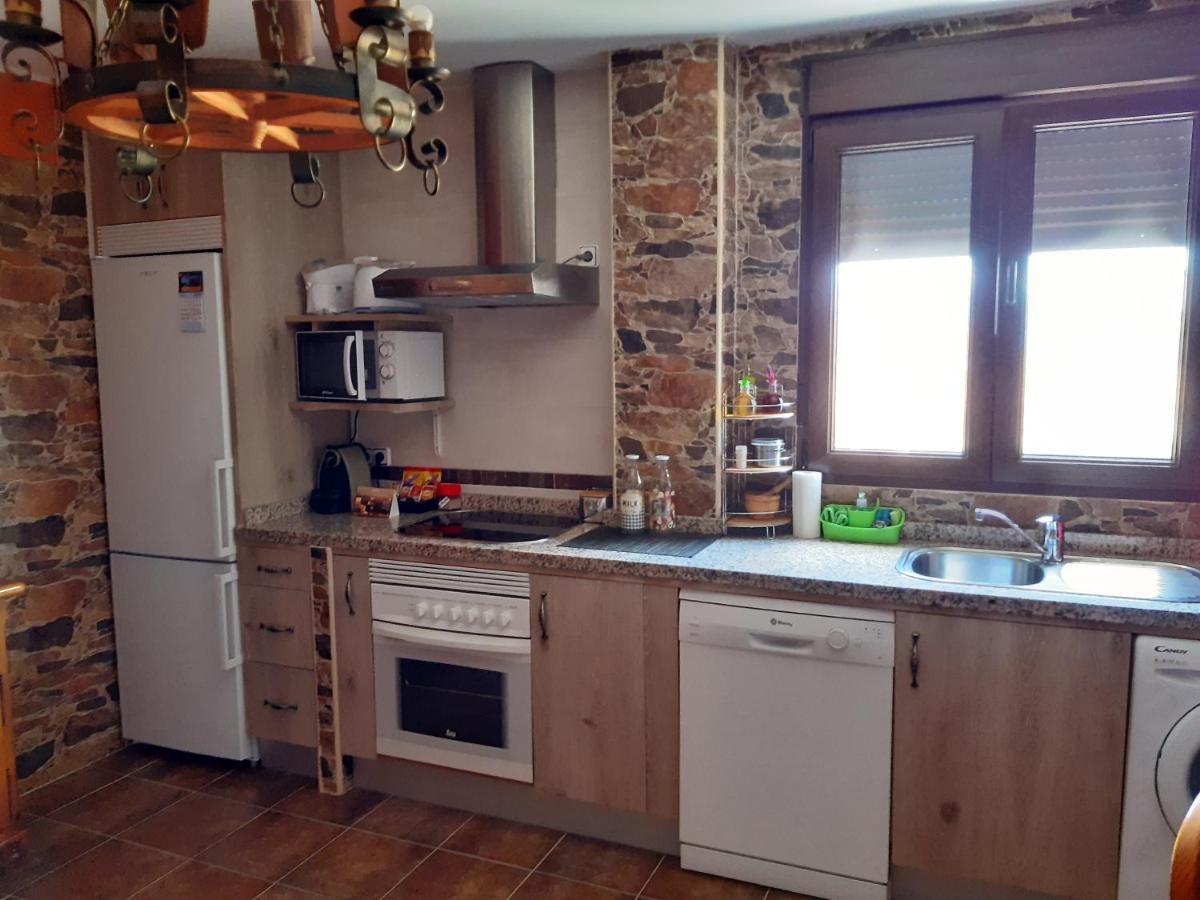 Casa Rural Mi Descanso Valdefuentes de Sangusín Exteriör bild