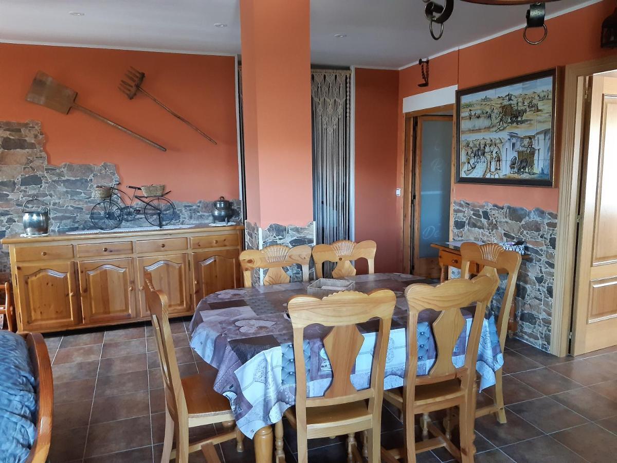 Casa Rural Mi Descanso Valdefuentes de Sangusín Exteriör bild